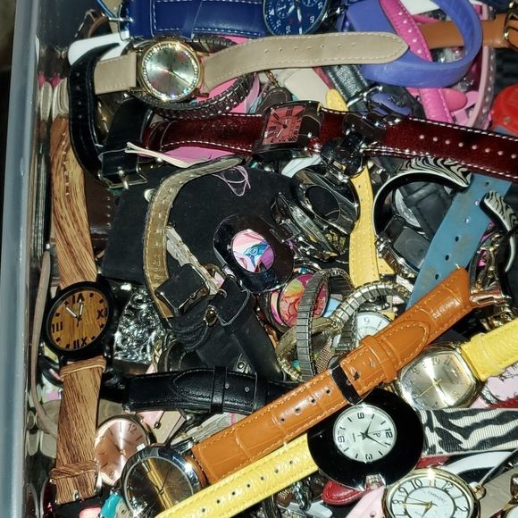 15 FOR $19 WATCH BLOWOUT SALE! WATCHES MADNESS‎ Resellers Bundle CRAZY CHEAP! - Picture 2 of 2